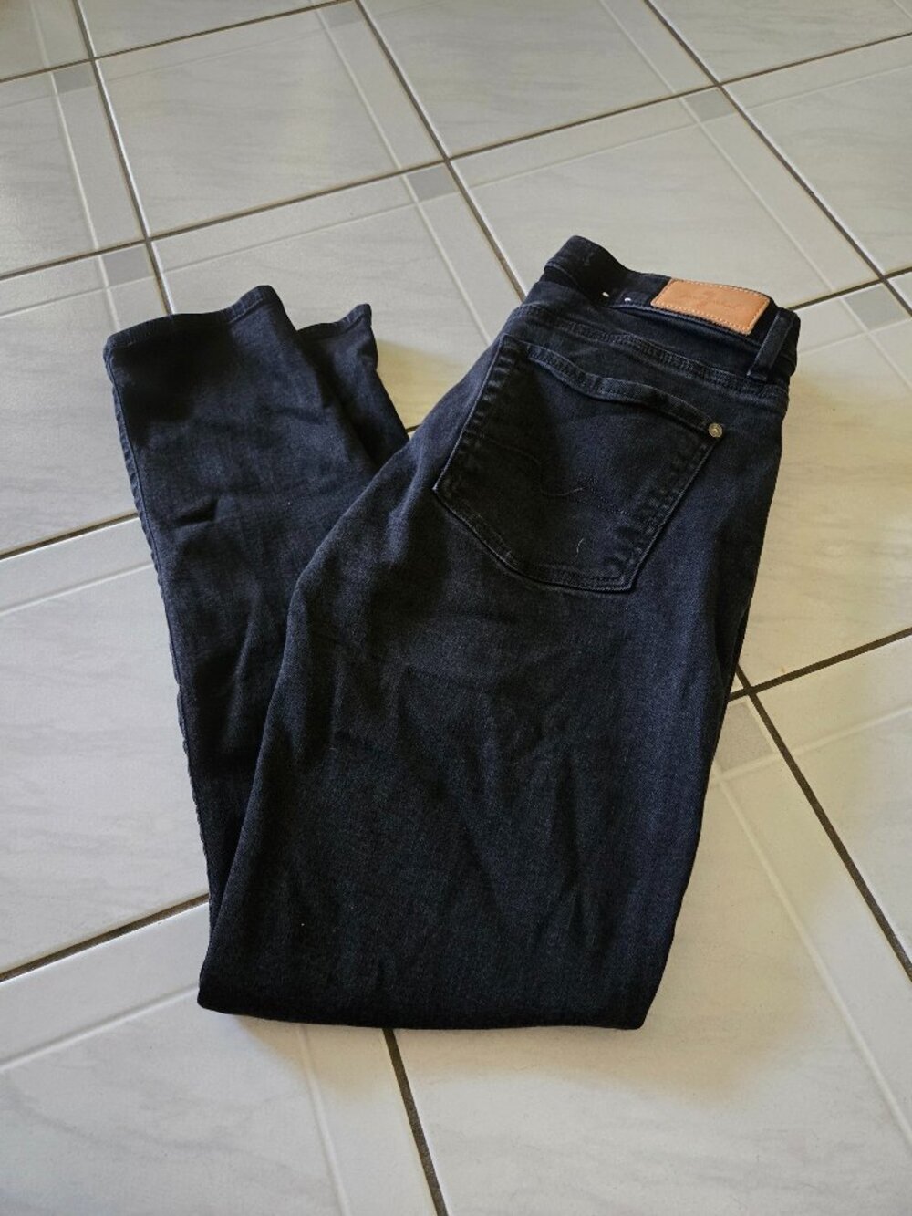7 For All Mankind Josefina Skinny Boyfriend Jeans Black 26